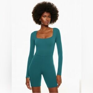 NWT Babaton Contour Squareneck Longsleeve Romper